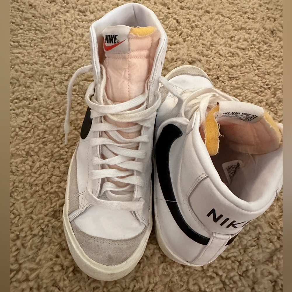 Nike Blazer Mid ‘77 Womens Size:10.5